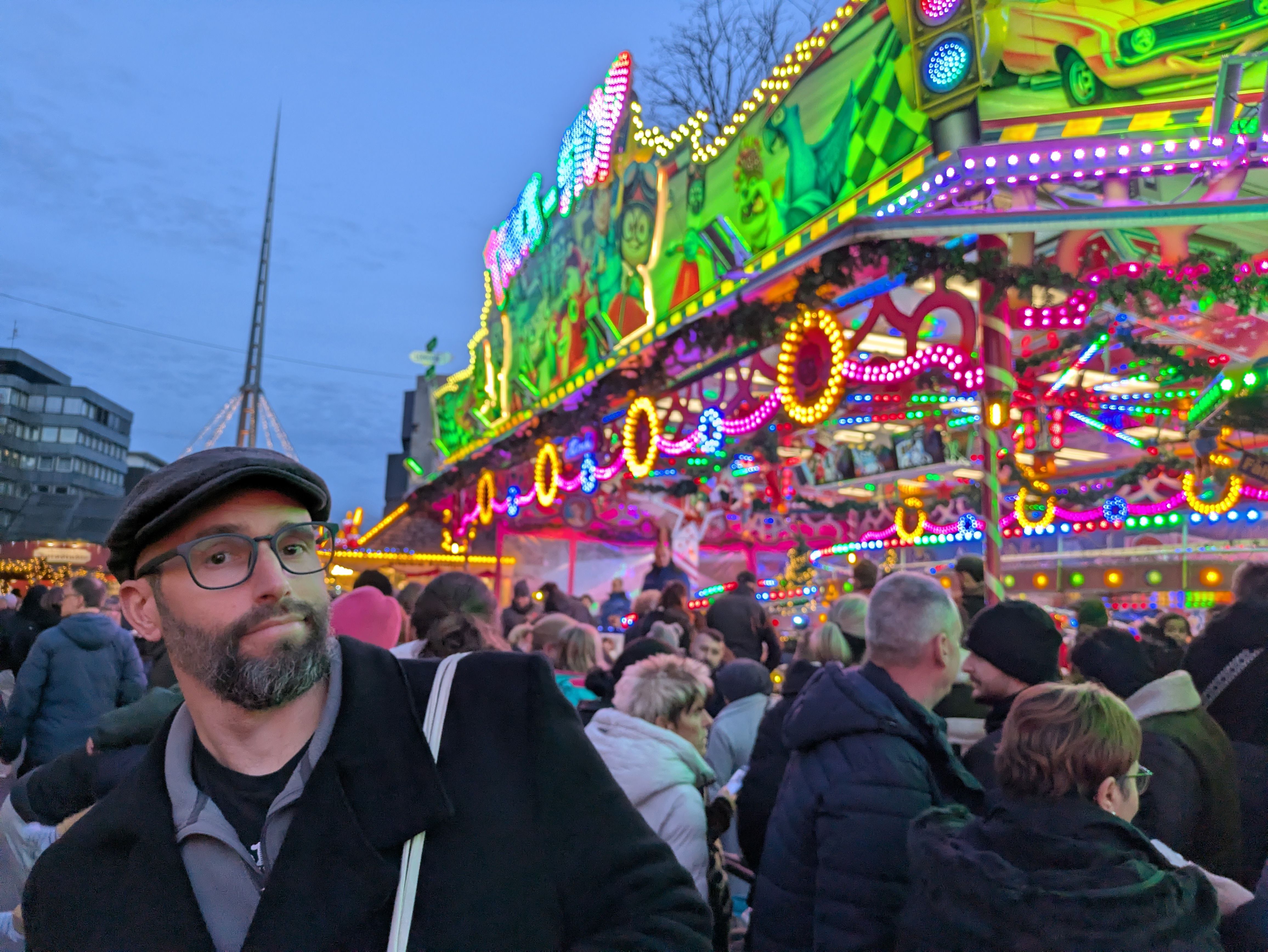 A picture of a rollercoaster at the Dortmund Weihnachtsmarkt